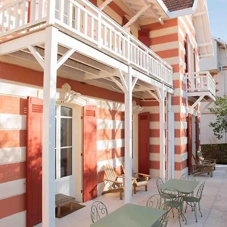 Pensjonat Les Ombrees Arcachon