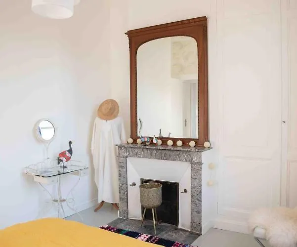 게스트하우스 Les Ombrees 3*